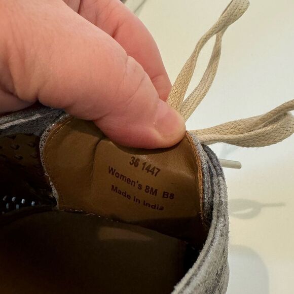 Trask laser perforated metallic camo print leather derby Oxford size 8 - Picture 6 of 10